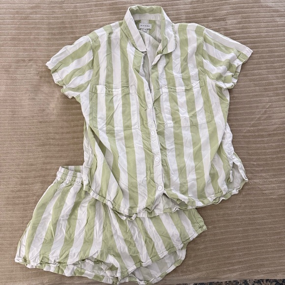 Piyama Abigail Sleep Set in the Margarita Green stripe - Picture 4 of 4